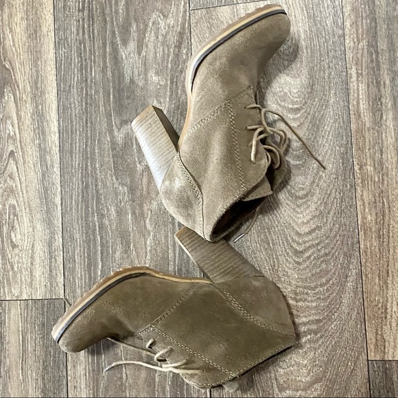 Mango 🥭 olive 🫒 color booties - Picture 2 of 10